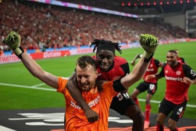 里程碑夜马德里竞技外线爆发，德国杯今晨刷纪录，底气十足，轮换策略成焦点(欧洲多国爆发街头示威)