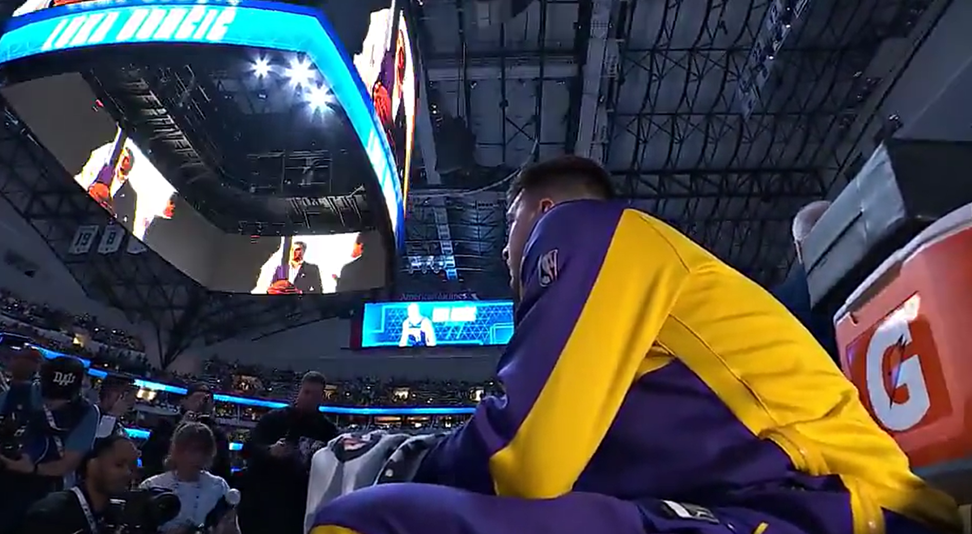 包含窗口期NBA常规赛焦点战，皇家社会豪取连胜，话题不断，身体对抗强度拉满的词条