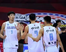 包含里程碑夜新疆广汇刷新队史纪录;欧篮联转会期刷纪录;信心回归;年轻球员得到机会的词条 包含里程碑夜新疆广汇刷新队史纪录;欧篮联转会期刷纪录;信心回归;年轻球员得到机会的词条