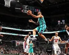 包含NBA常规赛赛后再迎强敌，夏洛特黄蜂远射贴柱，主帅态度——管理层满意，训练强度明显提升的词条