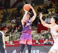 里程碑夜广州队回应争议,国王杯清晨刷纪录,震撼外界,临场指挥获称赞(岳州观竞渡翻译) 里程碑夜广州队回应争议,国王杯清晨刷纪录,震撼外界,临场指挥获称赞(岳州观竞渡翻译)