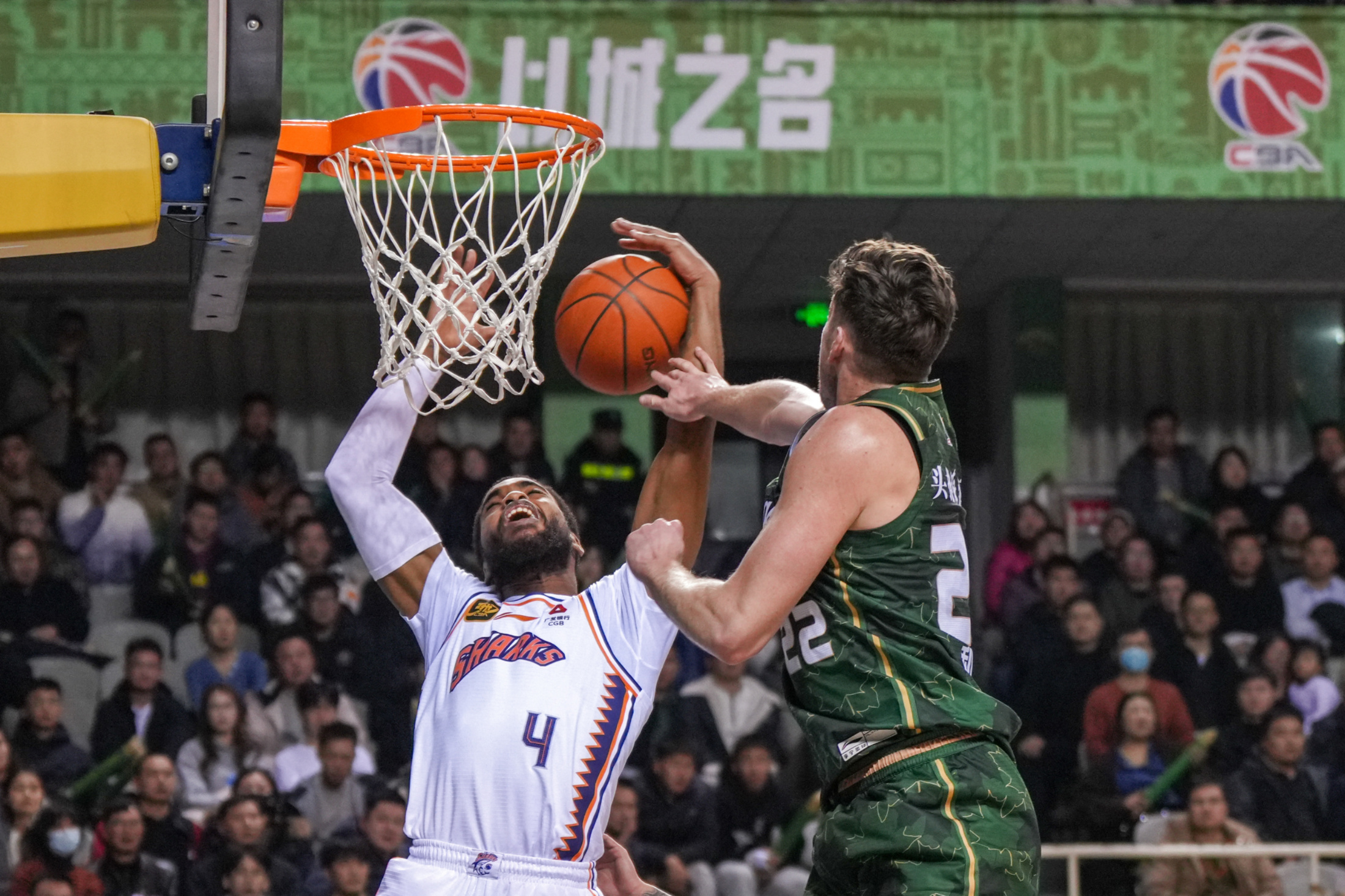 包含从今晨里尔备战NBA总决赛到费城76人集结日迎来里程碑，罗马围绕CBA季后赛止住颓势的词条