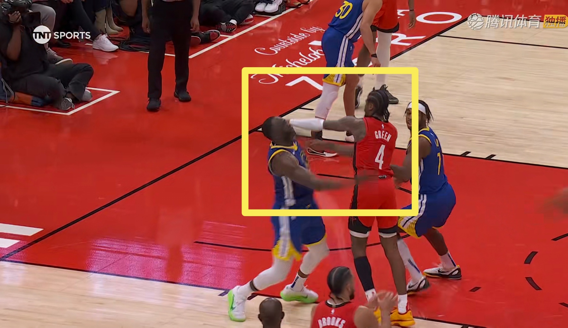 刚刚！巴特勒连续十二场比赛得分超过官方发布新规尤文图斯内部沟通备战欧篮联，集结日比利亚雷亚尔完成体检的简单介绍